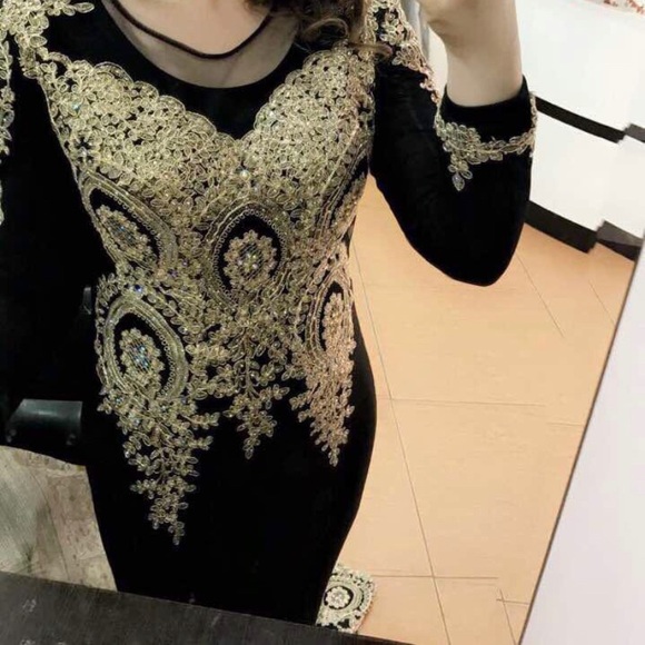 Formal gown - Picture 3 of 4